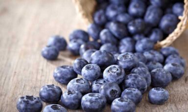 blueberries-on-table